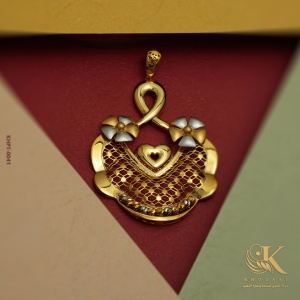 قلادة ذهبية - لواحة