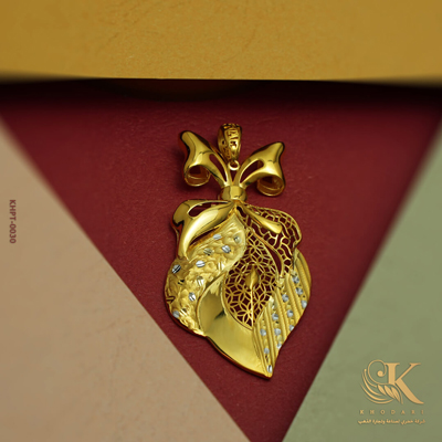 قلادة ذهبية - لواحة