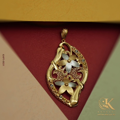 قلادة ذهبية - لواحة